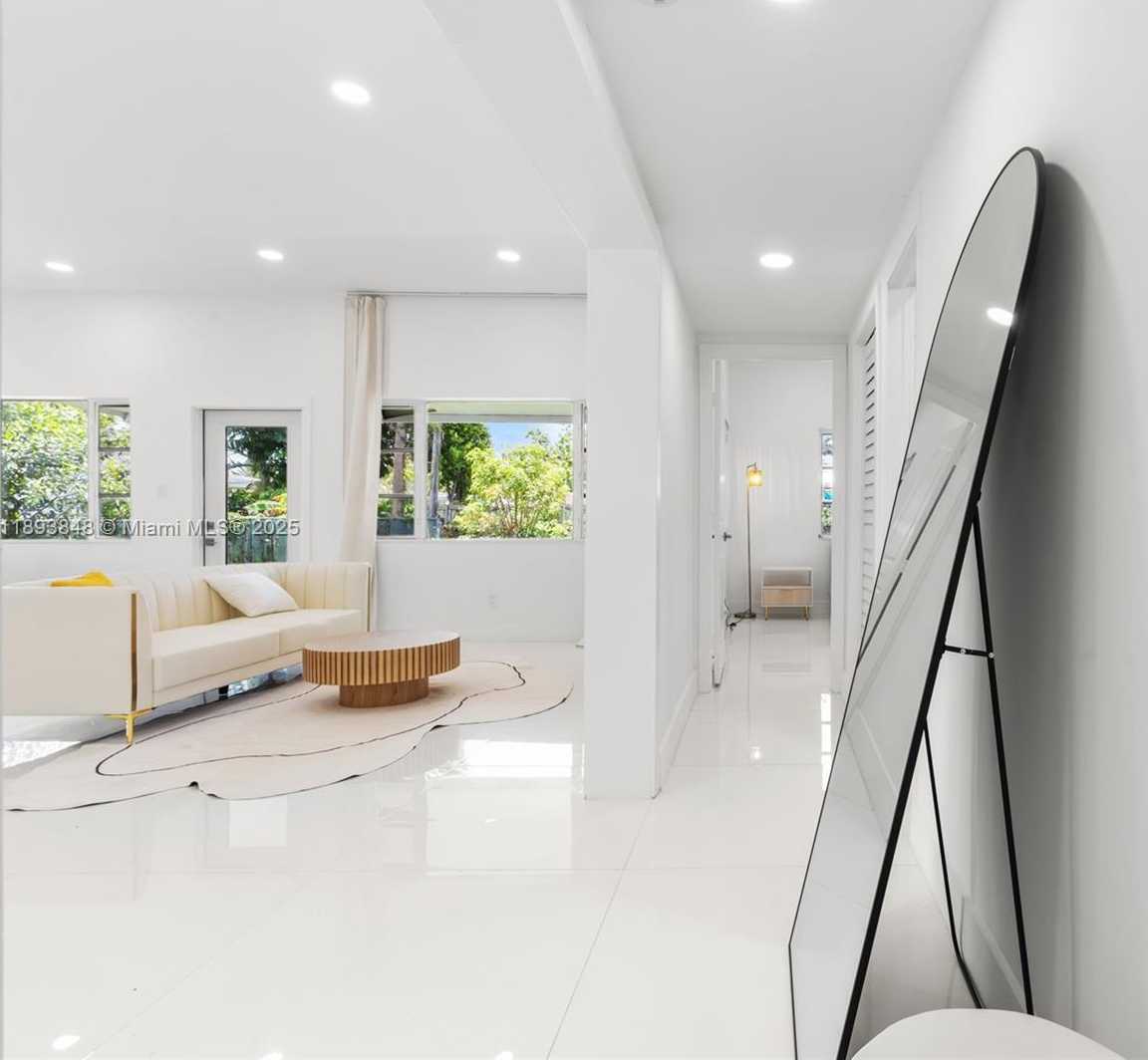 Small Image of 1581 NORMANDY DR, Miami Beach Number 9