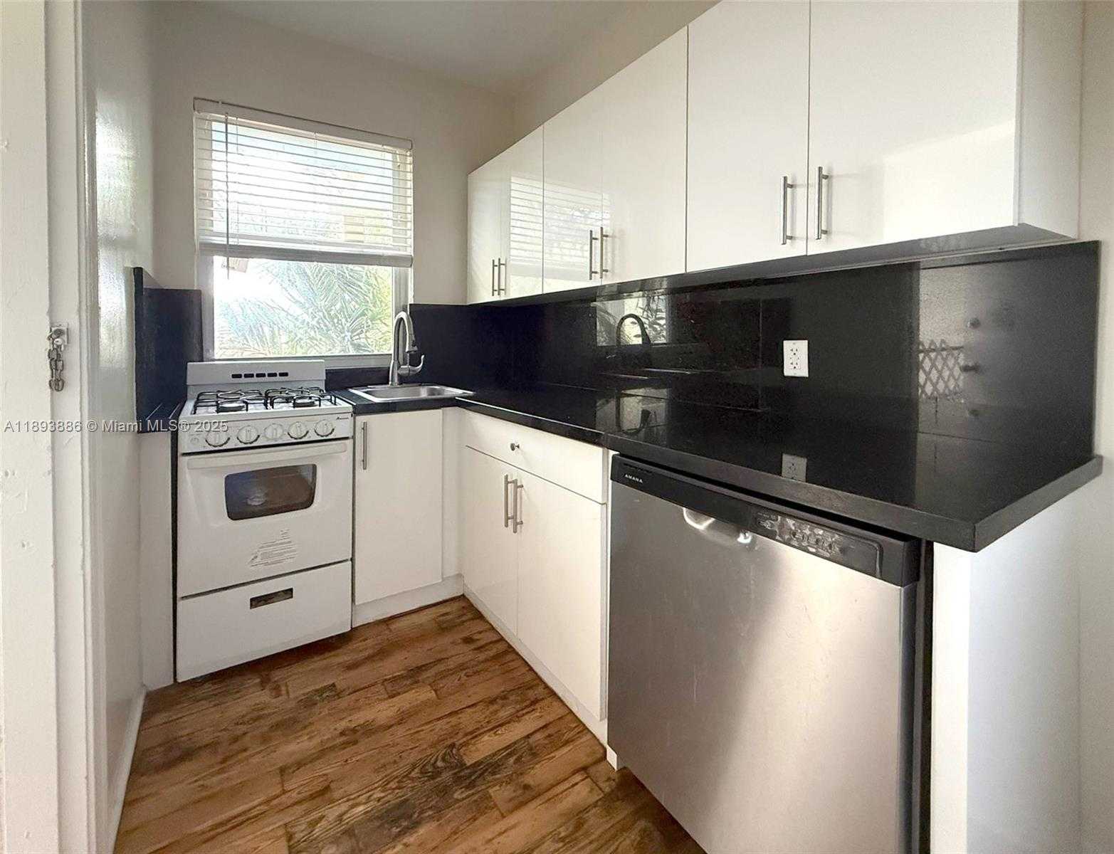 Small Image of 315 WEST 28TH ST #11, Miami Beach Number 5