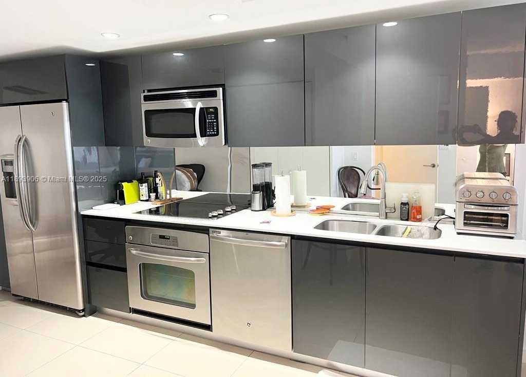 Small Image of 31 SOUTH EAST 6TH ST #1003, Miami Number 2