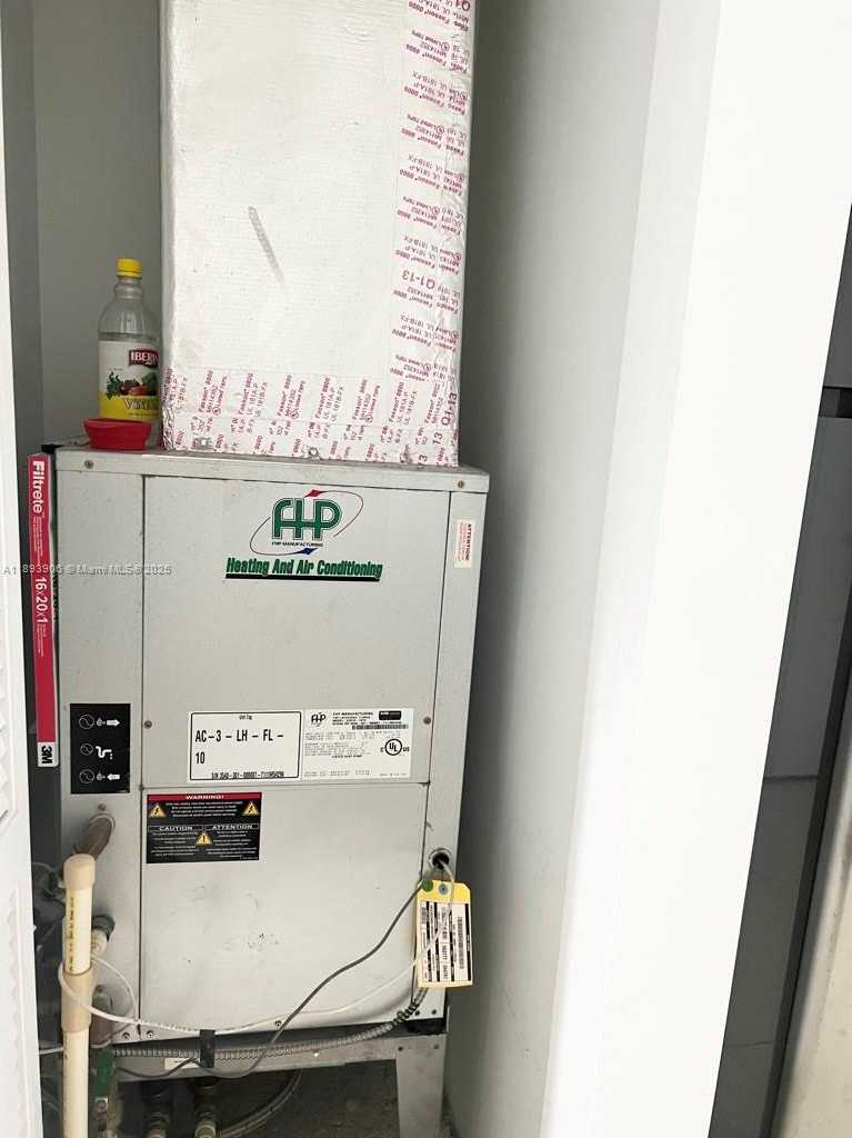 Small Image of 31 SOUTH EAST 6TH ST #1003, Miami Number 22