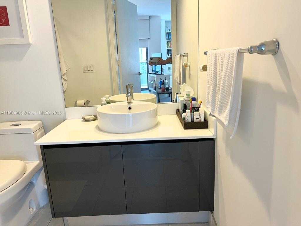 Small Image of 31 SOUTH EAST 6TH ST #1003, Miami Number 24