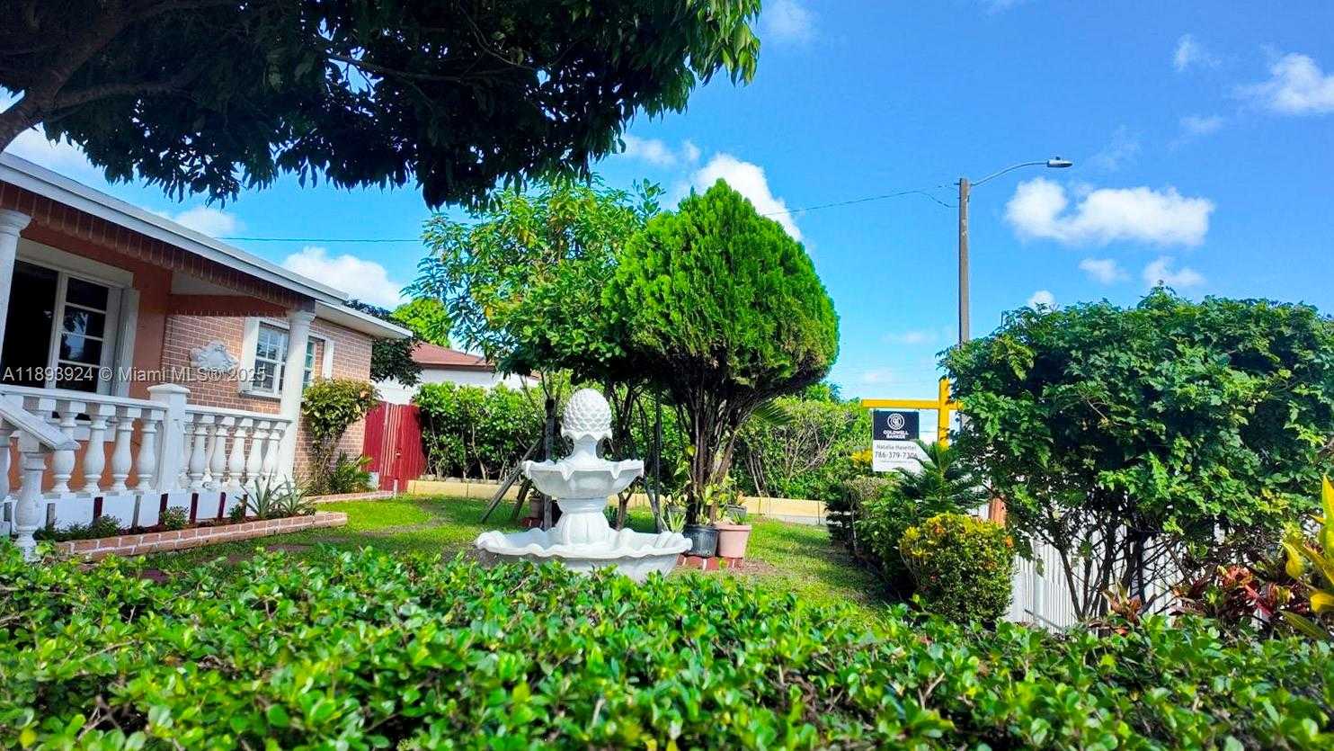 Small Image of 3235 NORTH WEST 80TH TER, Miami Number 2