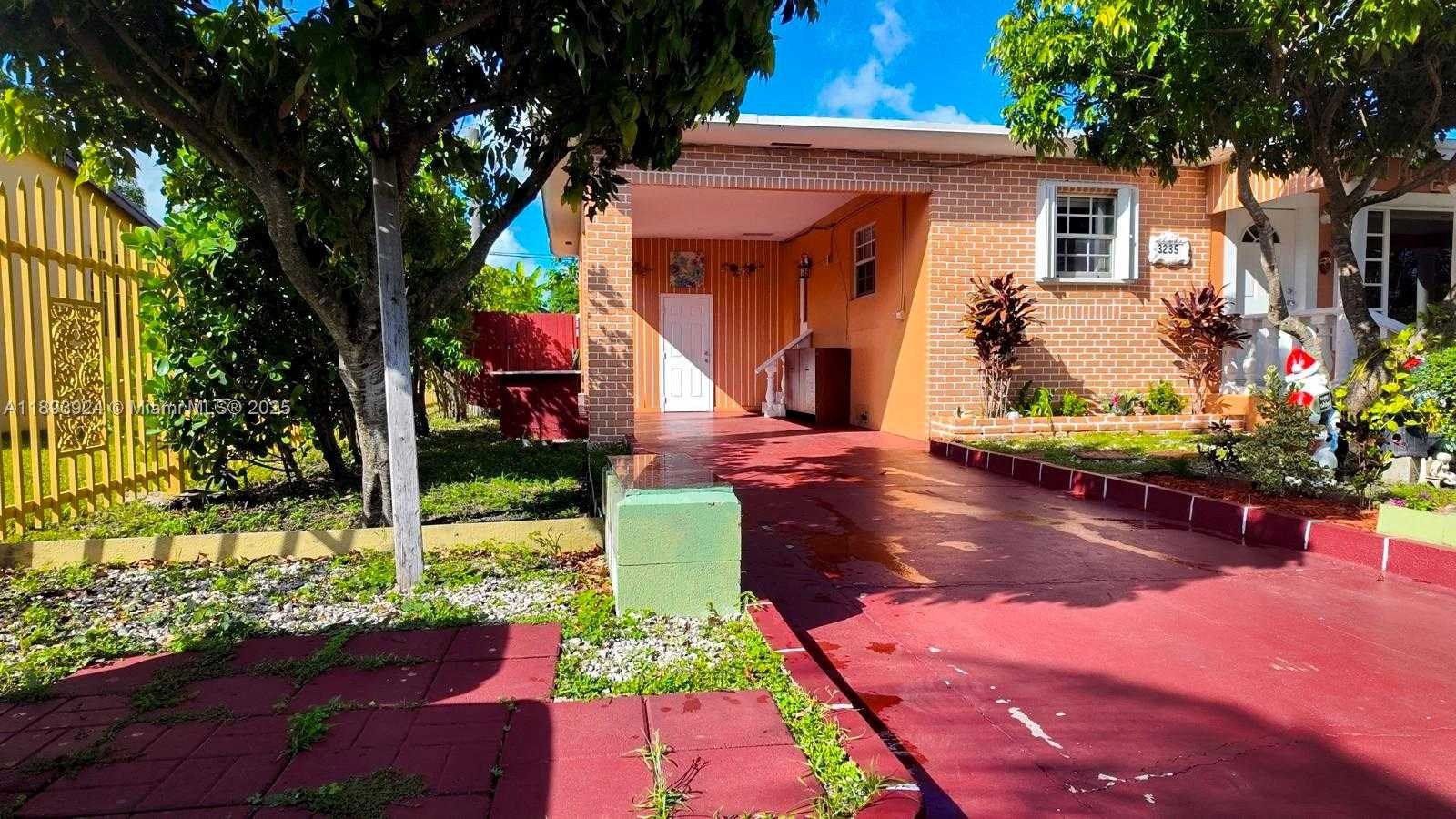 Small Image of 3235 NORTH WEST 80TH TER, Miami Number 4