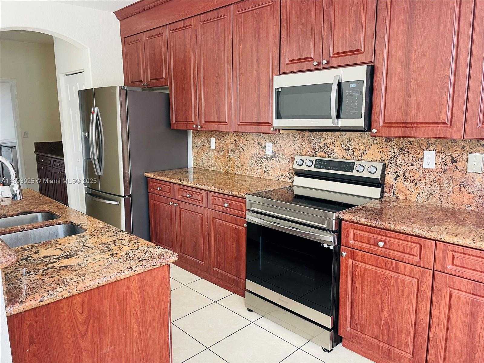 Small Image of 1750 SOUTH EAST 19TH AVE, Homestead Number 6