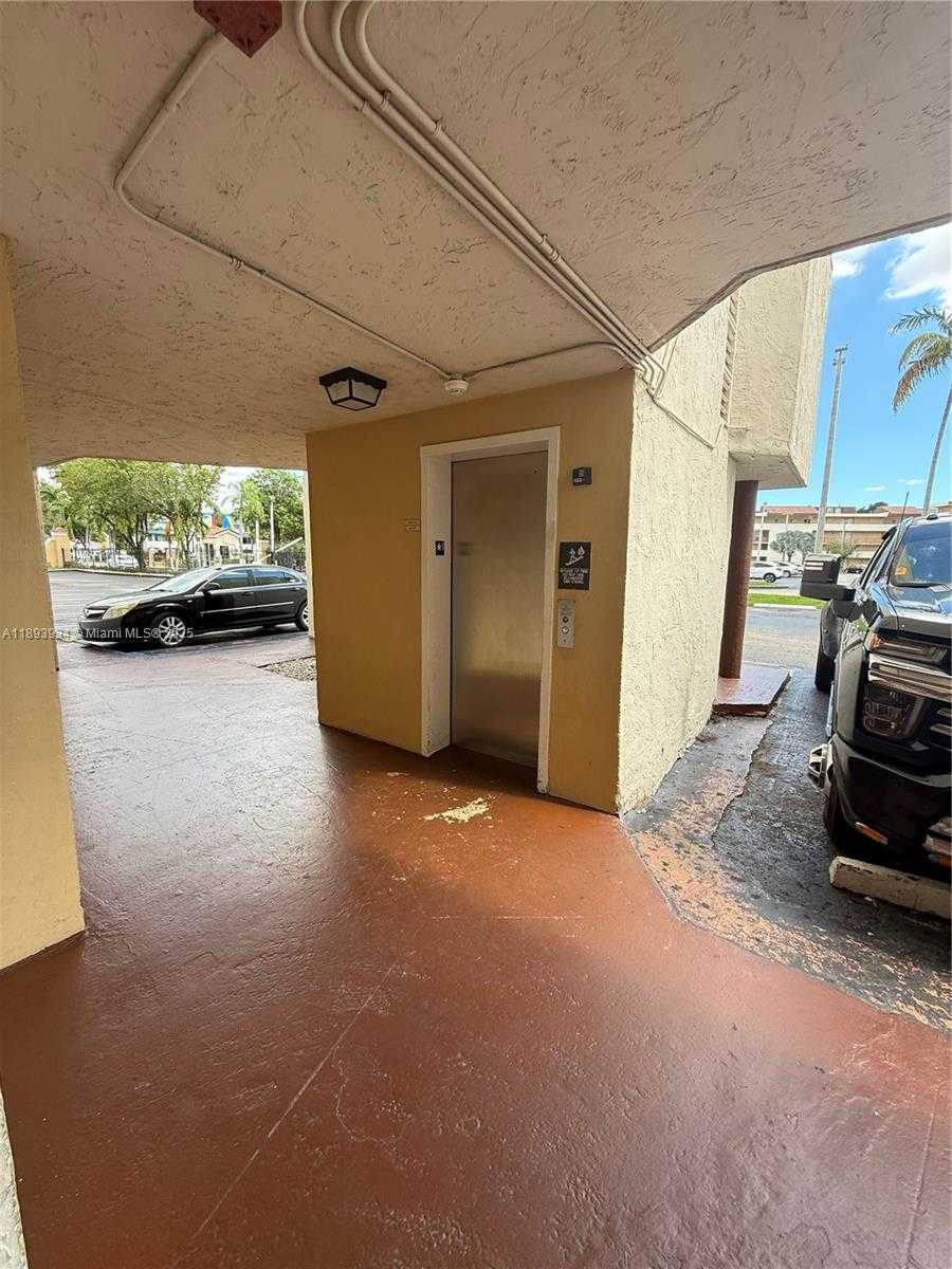 Small Image of 8860 FONTAINEBLEAU BLVD #305, Miami Number 14