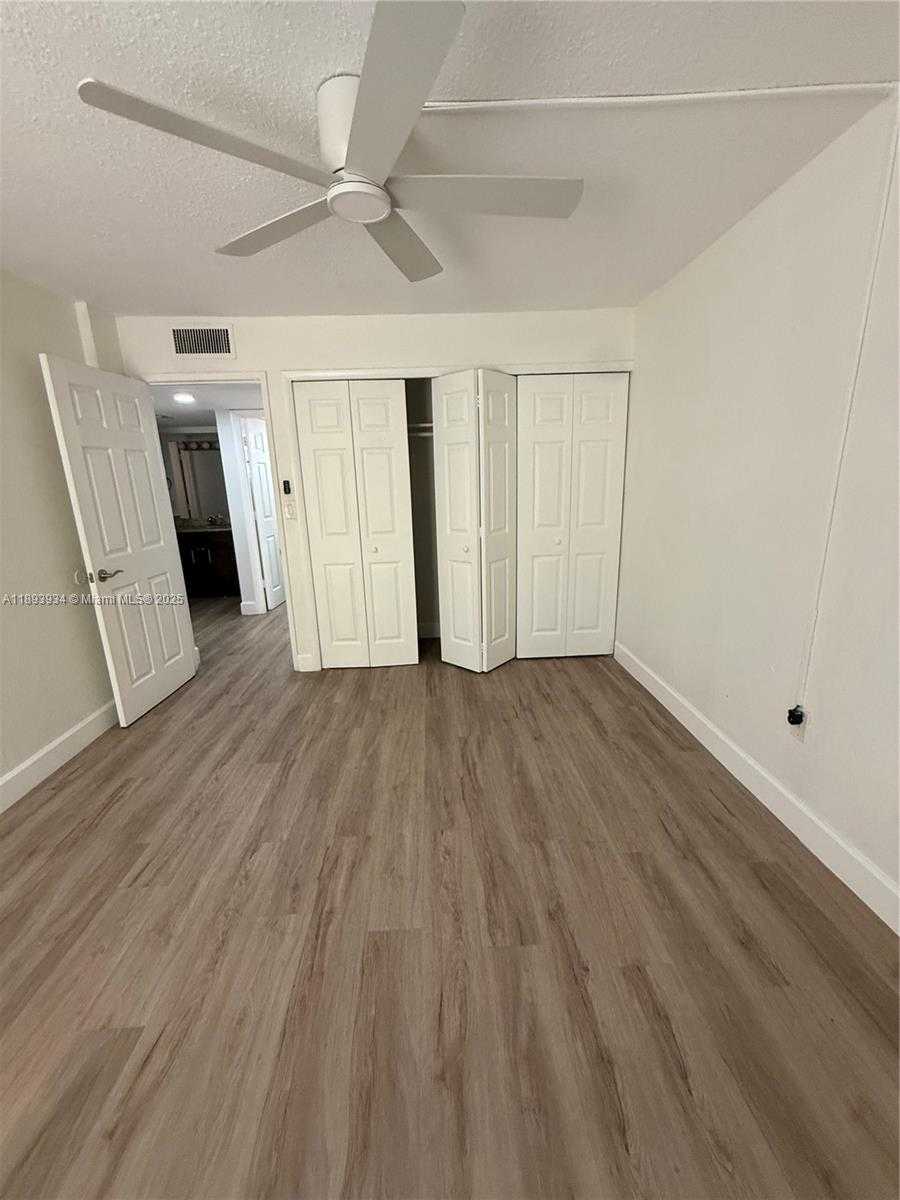 Small Image of 8860 FONTAINEBLEAU BLVD #305, Miami Number 19