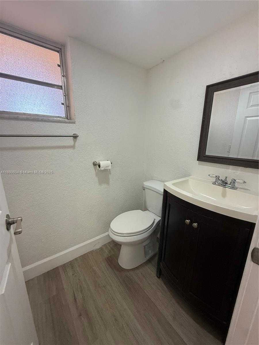 Small Image of 8860 FONTAINEBLEAU BLVD #305, Miami Number 21