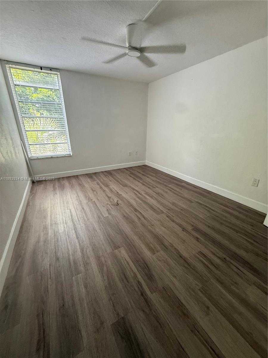 Small Image of 8860 FONTAINEBLEAU BLVD #305, Miami Number 24