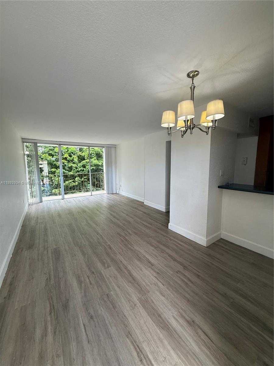 Small Image of 8860 FONTAINEBLEAU BLVD #305, Miami Number 7