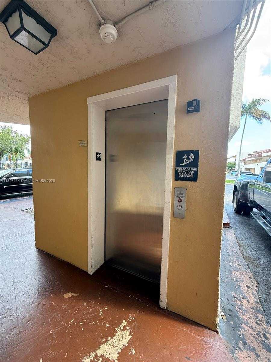 Small Image of 8860 FONTAINEBLEAU BLVD #305, Miami Number 9