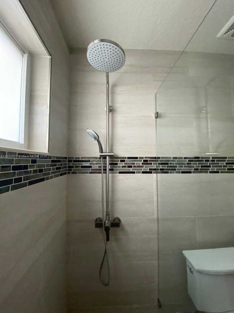 Small Image of 3260 SOUTH WEST 87TH PL, Miami Number 12