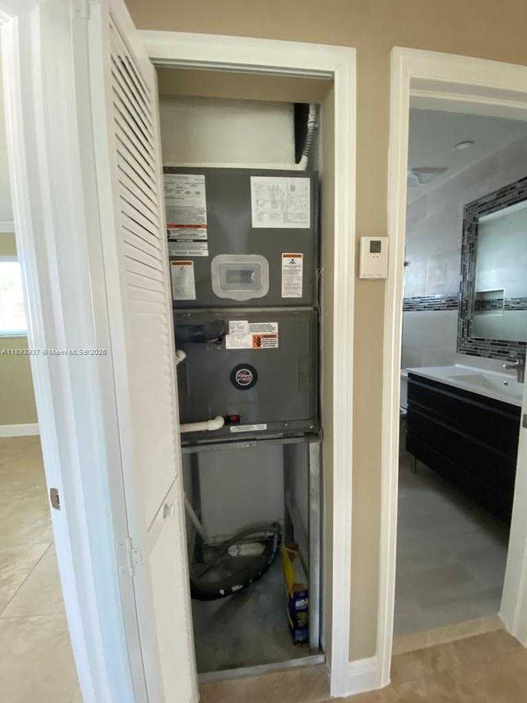 Small Image of 3260 SOUTH WEST 87TH PL, Miami Number 15