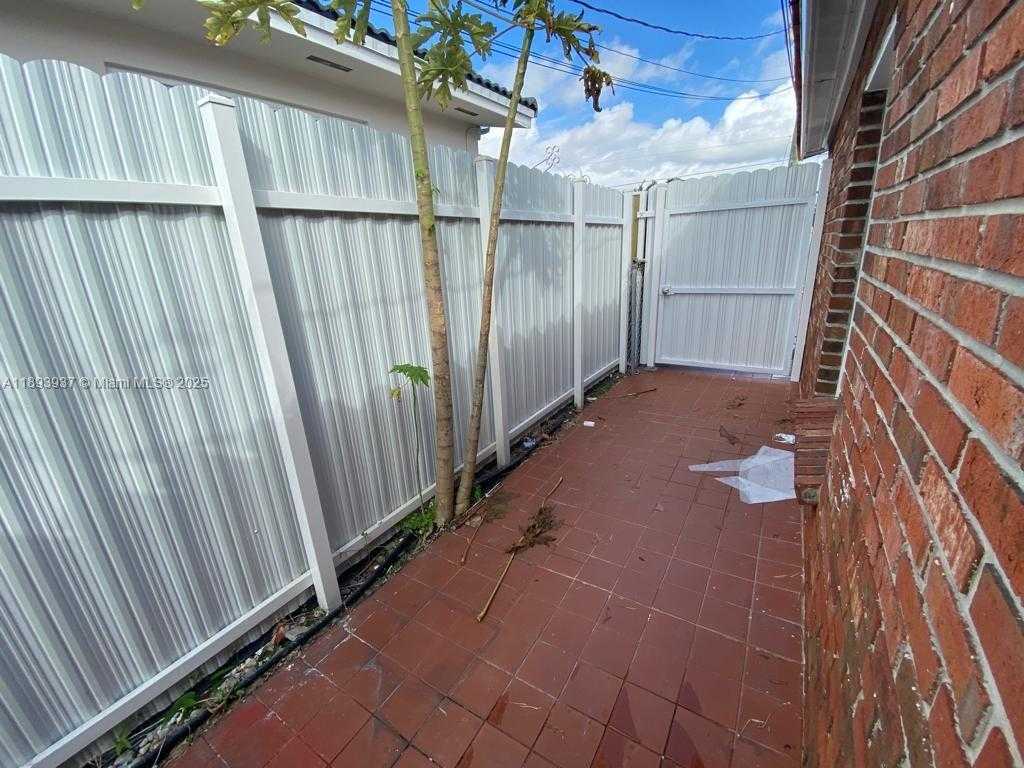Small Image of 3260 SOUTH WEST 87TH PL, Miami Number 18