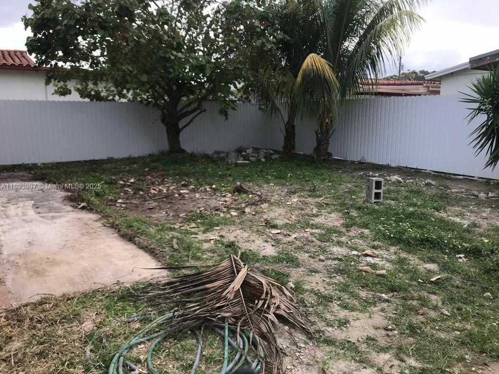Small Image of 3260 SOUTH WEST 87TH PL, Miami Number 19