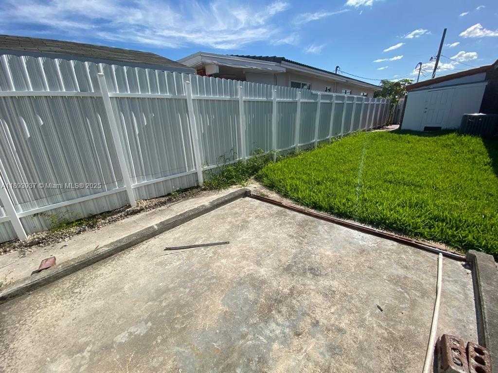 Small Image of 3260 SOUTH WEST 87TH PL, Miami Number 20