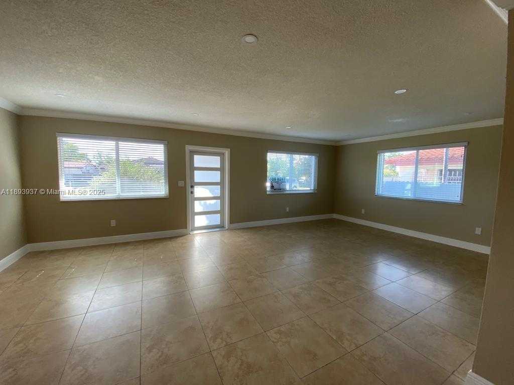 Small Image of 3260 SOUTH WEST 87TH PL, Miami Number 3