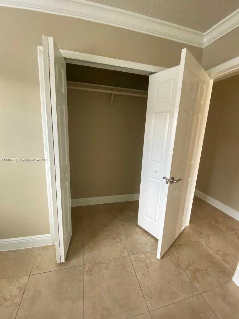 Small Image of 3260 SOUTH WEST 87TH PL, Miami Number 8