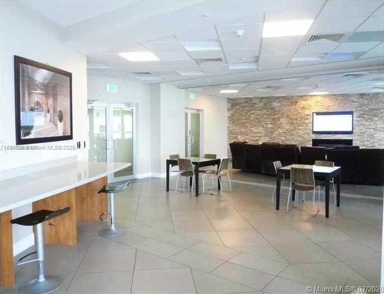 Small Image of 1750 NORTH BAYSHORE DR #2501, Miami Number 15