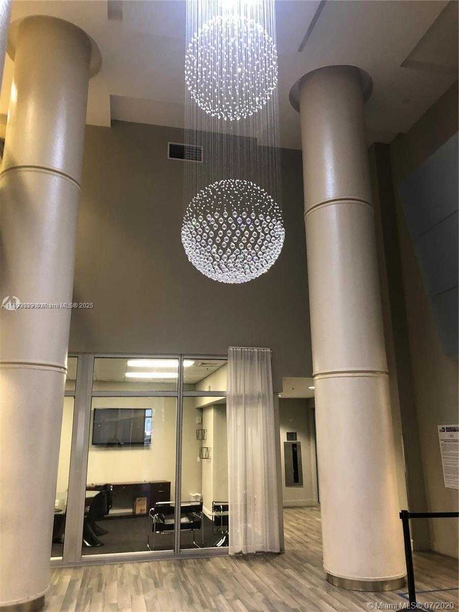 Small Image of 1750 NORTH BAYSHORE DR #2501, Miami Number 4