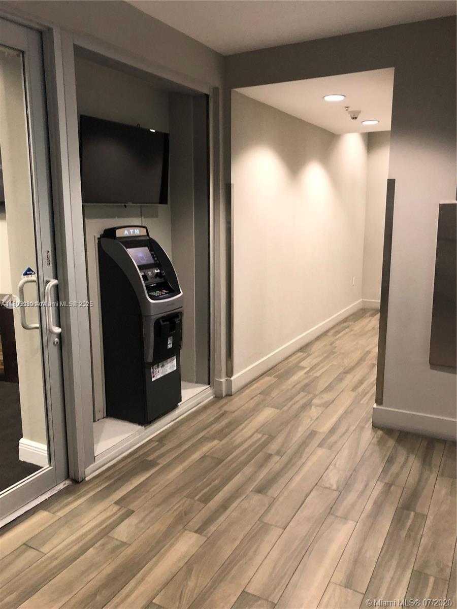 Small Image of 1750 NORTH BAYSHORE DR #2501, Miami Number 8