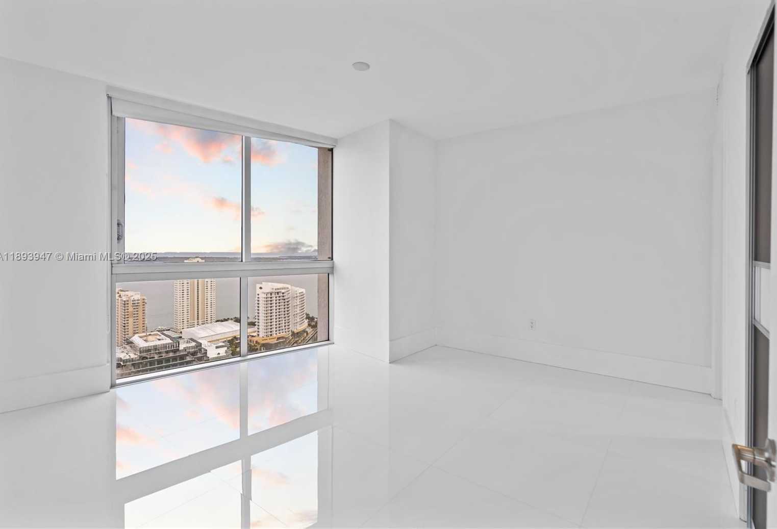 Small Image of 495 BRICKELL AVE #3502, Miami Number 15