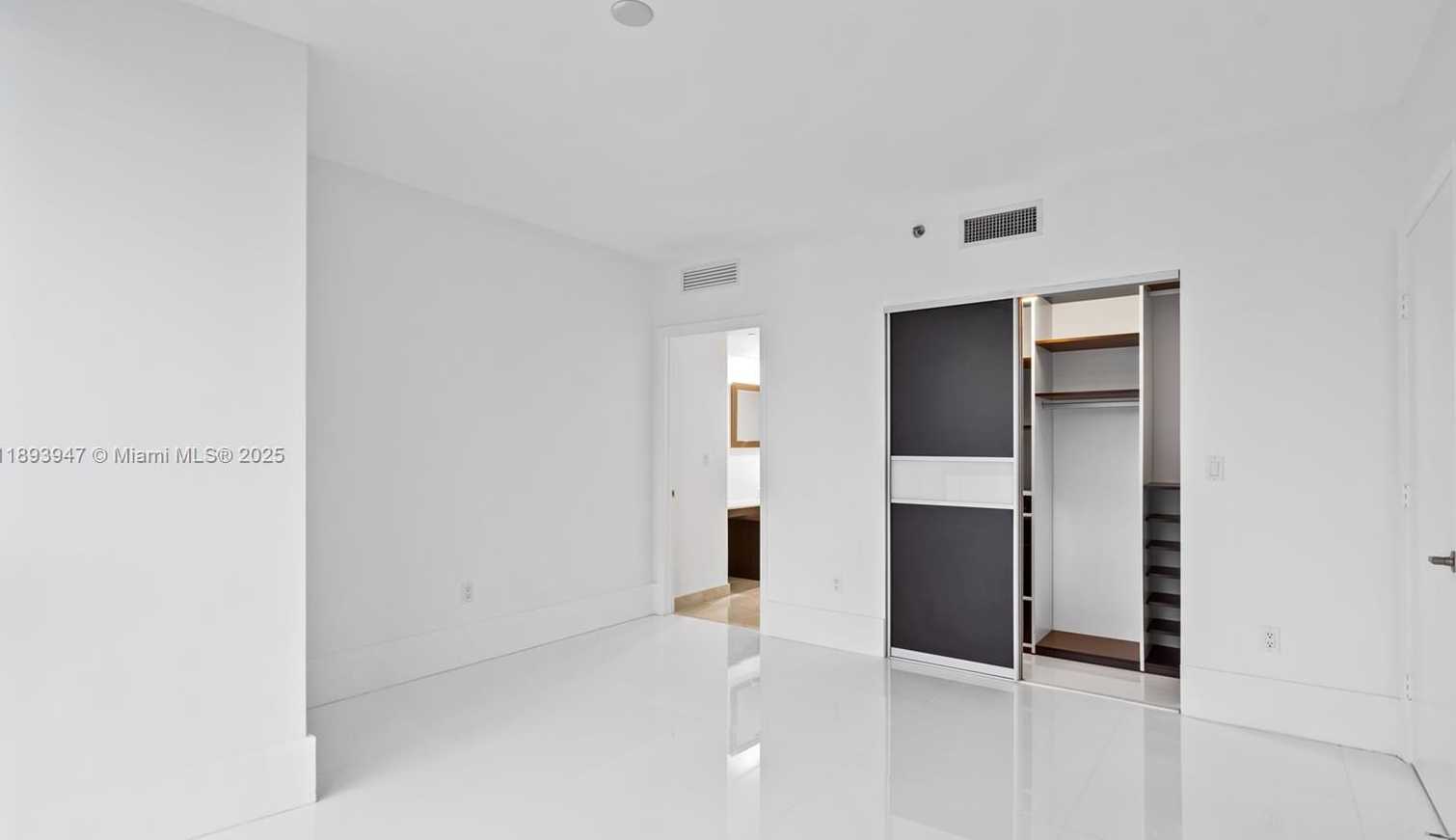 Small Image of 495 BRICKELL AVE #3502, Miami Number 16
