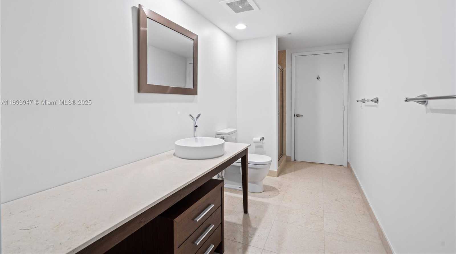 Small Image of 495 BRICKELL AVE #3502, Miami Number 18