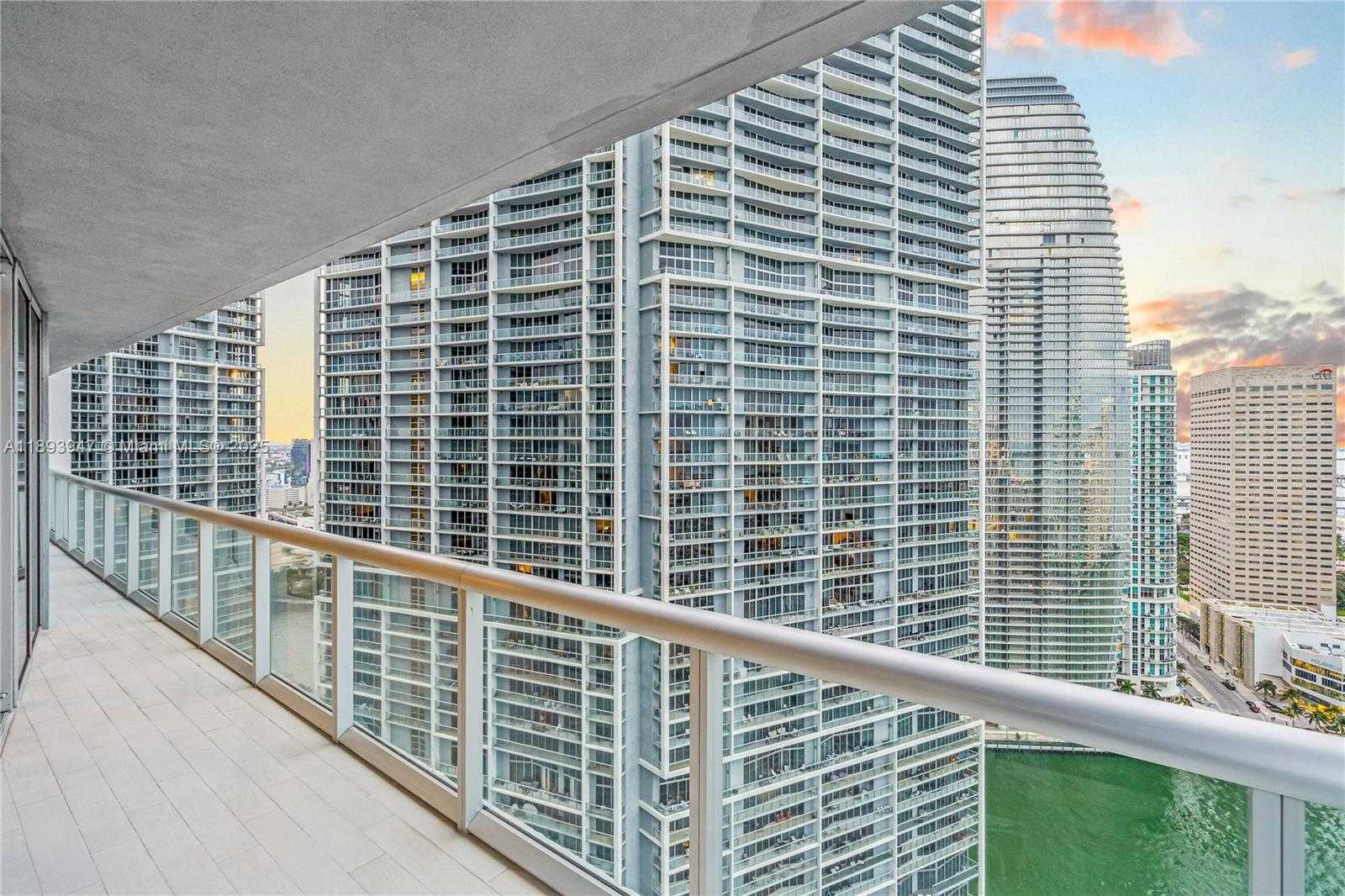 Small Image of 495 BRICKELL AVE #3502, Miami Number 2