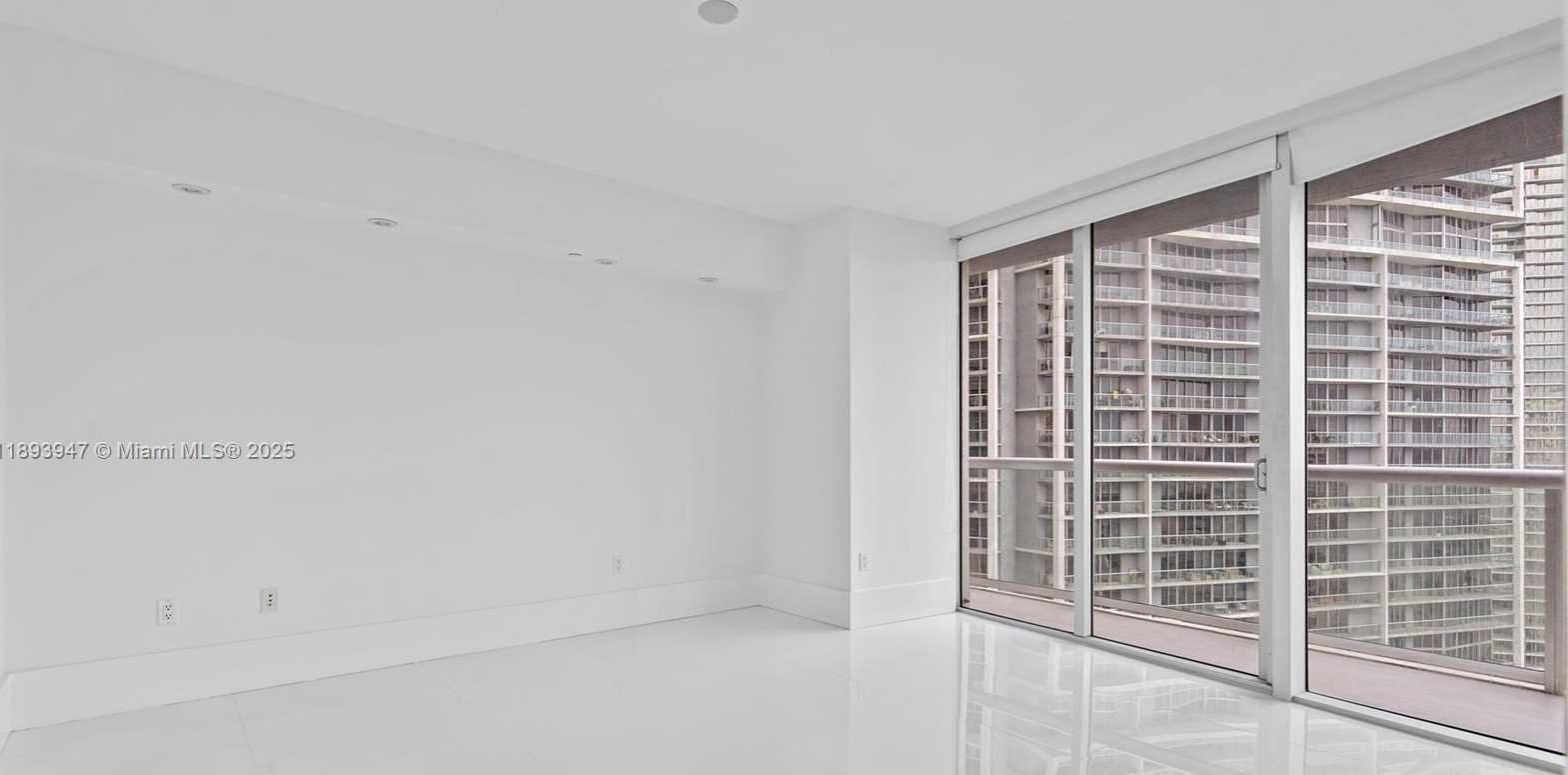 Small Image of 495 BRICKELL AVE #3502, Miami Number 20