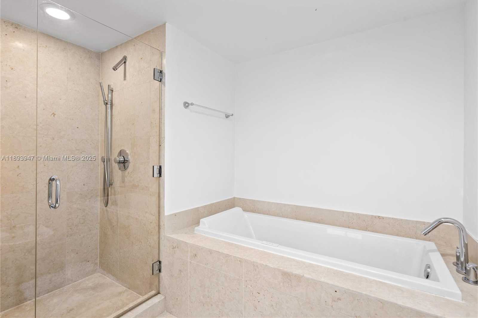 Small Image of 495 BRICKELL AVE #3502, Miami Number 23