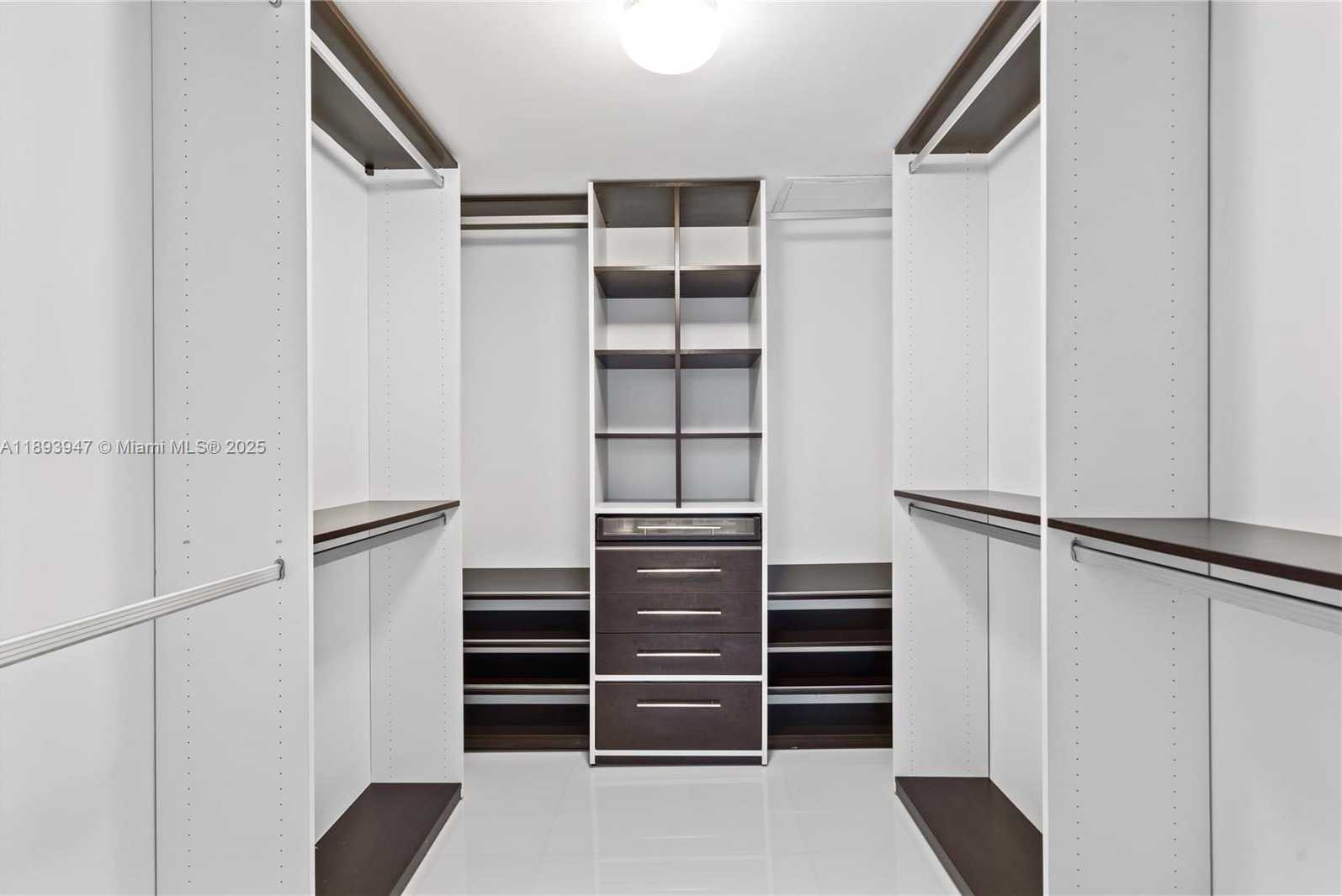 Small Image of 495 BRICKELL AVE #3502, Miami Number 24