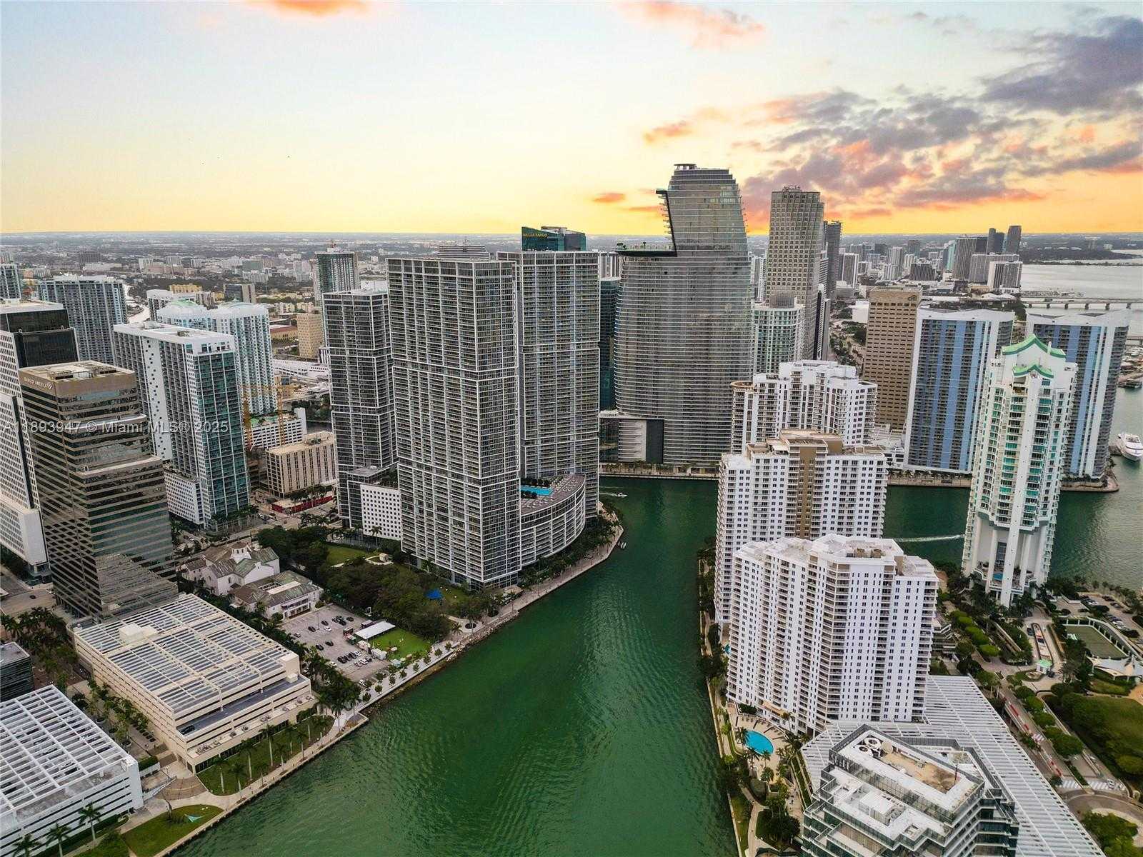 Small Image of 495 BRICKELL AVE #3502, Miami Number 25