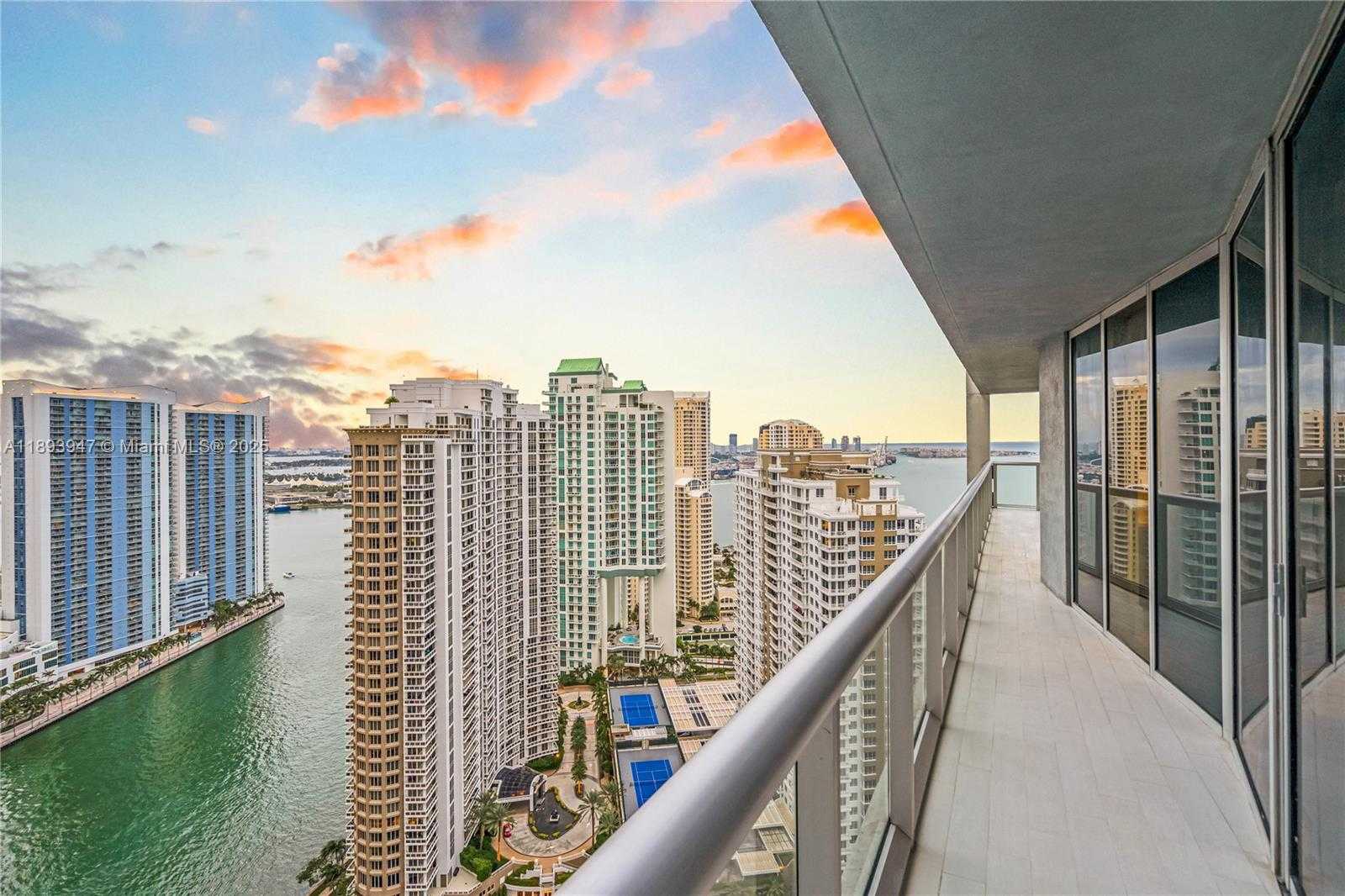 Small Image of 495 BRICKELL AVE #3502, Miami Number 4