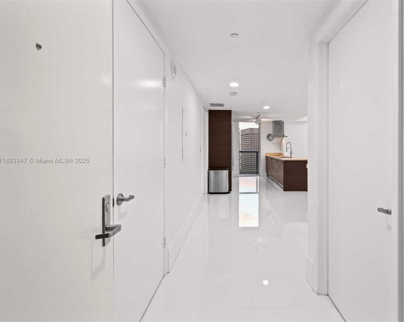 Small Image of 495 BRICKELL AVE #3502, Miami Number 5