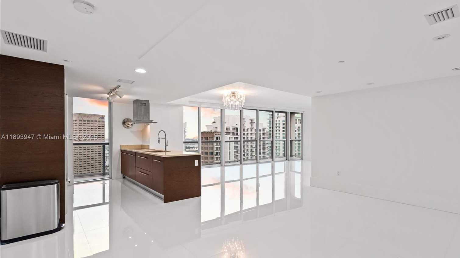 Small Image of 495 BRICKELL AVE #3502, Miami Number 6