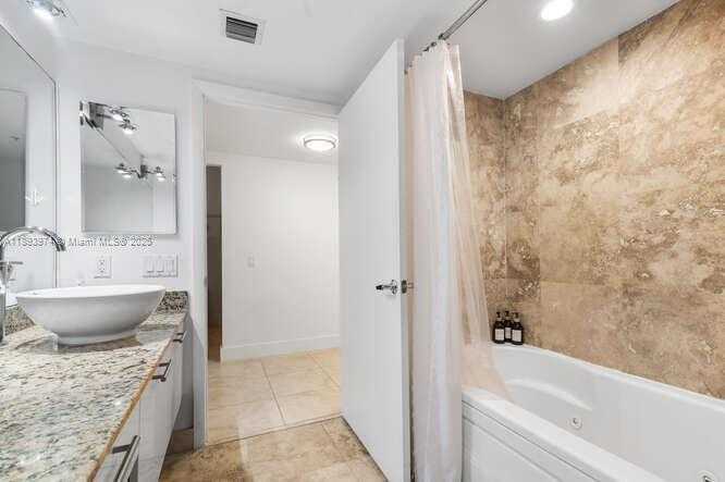 Small Image of 41 SOUTH EAST 5TH ST #308, Miami Number 15