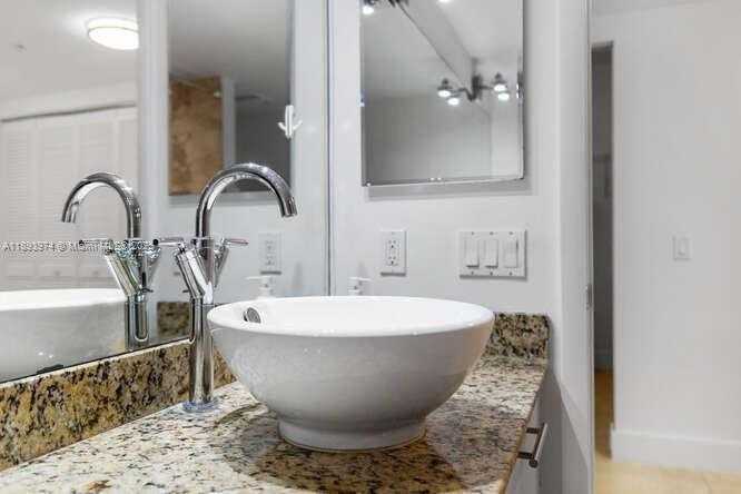 Small Image of 41 SOUTH EAST 5TH ST #308, Miami Number 25