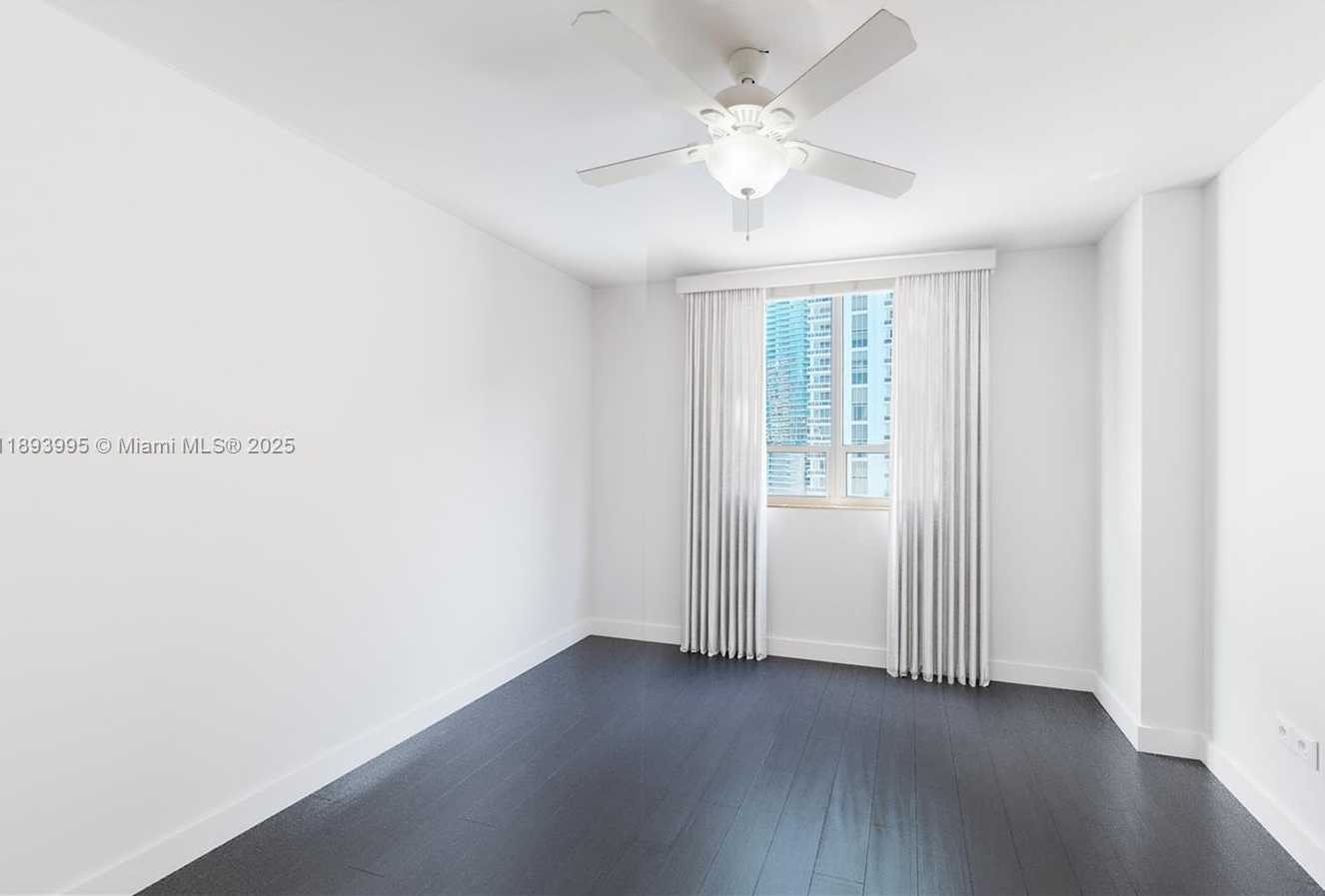 Small Image of 801 BRICKELL KEY BLVD #1606, Miami Number 16