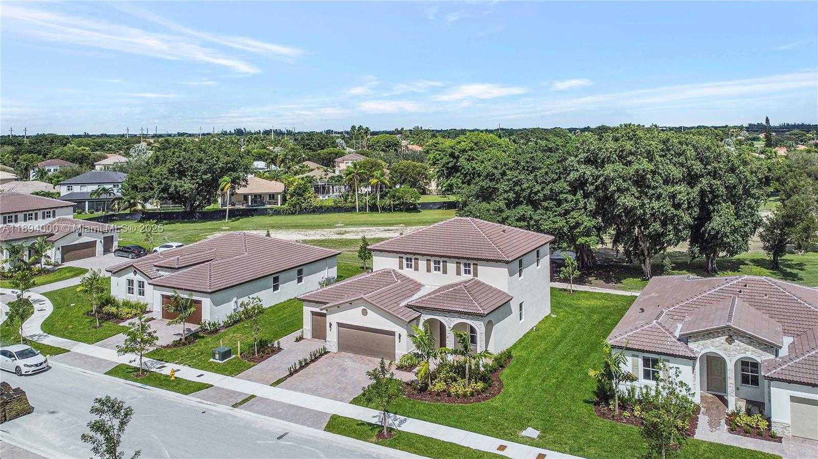 Small Image of 2209 SOUTH EAST 30TH ST, Homestead Number 4