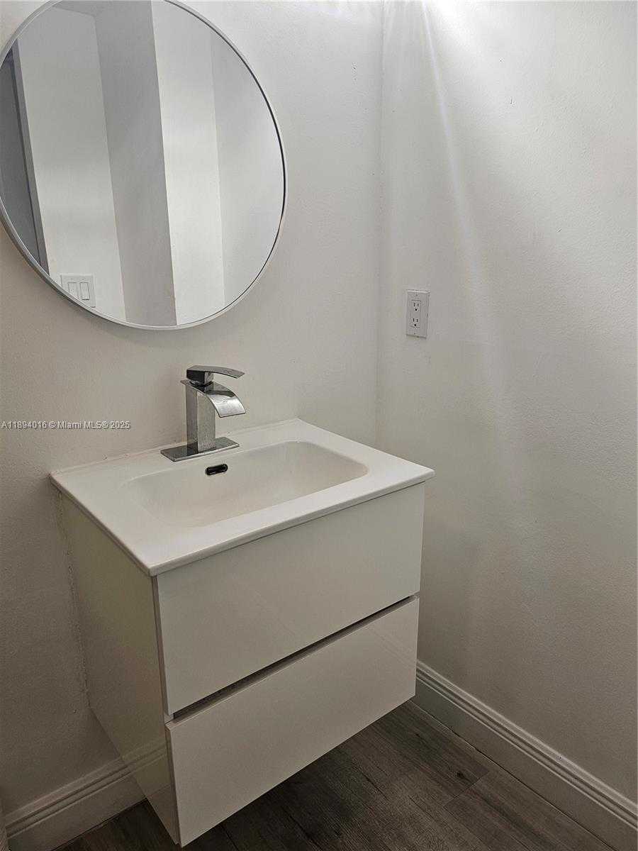 Small Image of 20400 WEST COUNTRY CLUB DR #301, Aventura Number 11