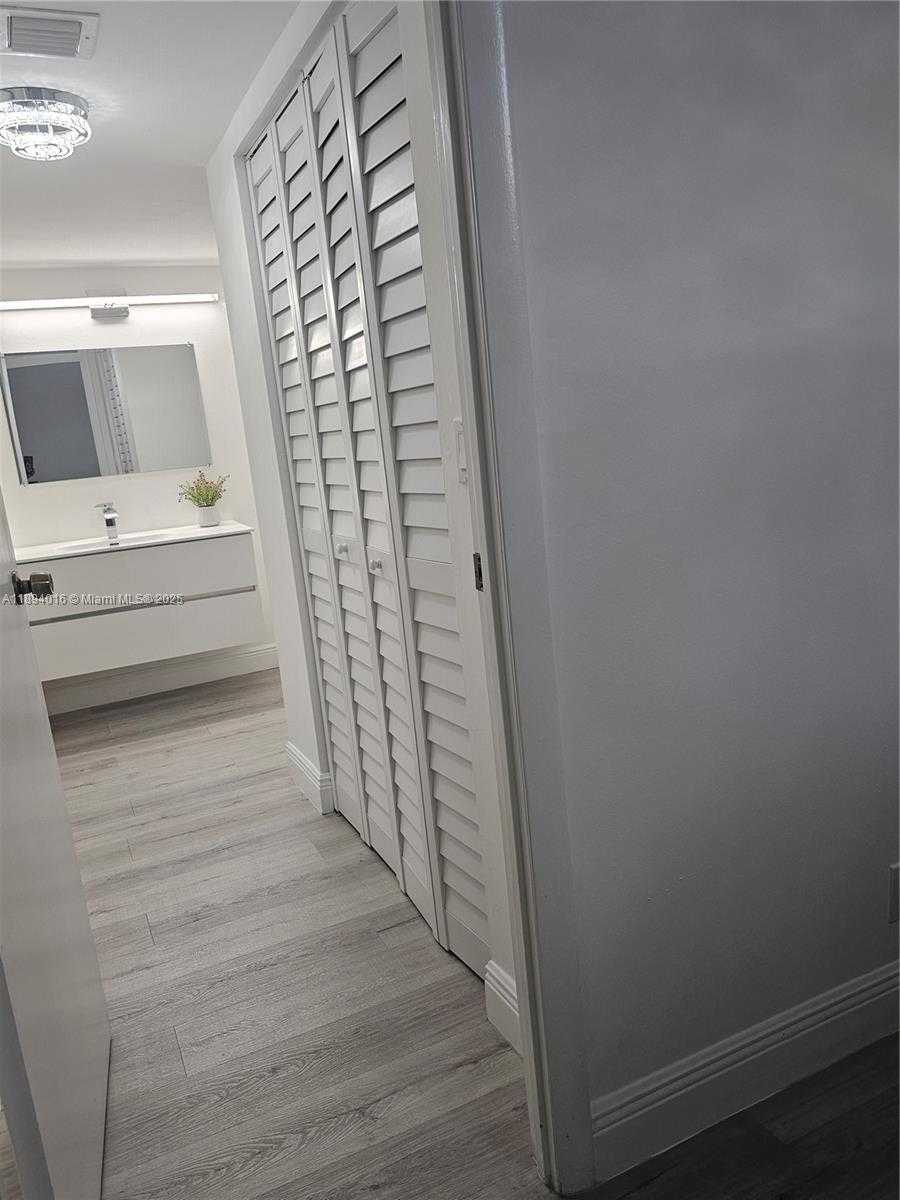 Small Image of 20400 WEST COUNTRY CLUB DR #301, Aventura Number 13