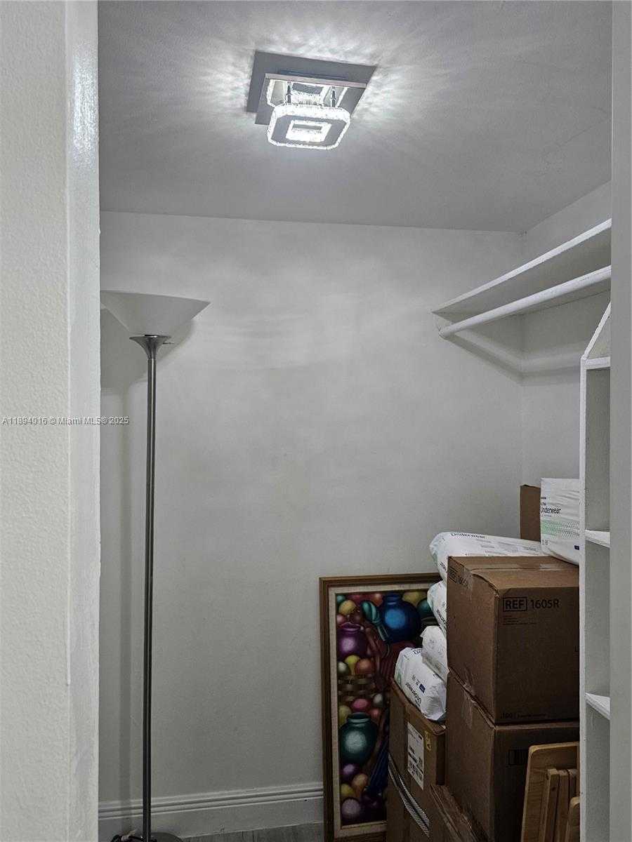 Small Image of 20400 WEST COUNTRY CLUB DR #301, Aventura Number 14