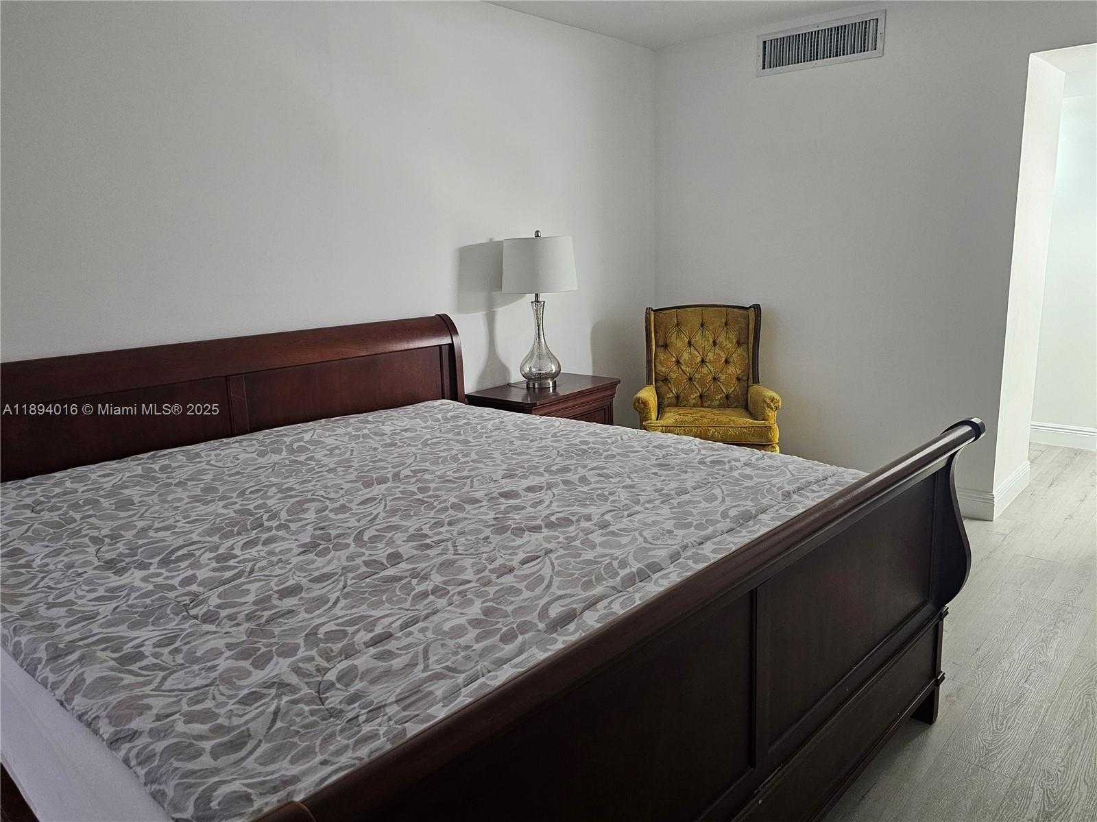 Small Image of 20400 WEST COUNTRY CLUB DR #301, Aventura Number 16