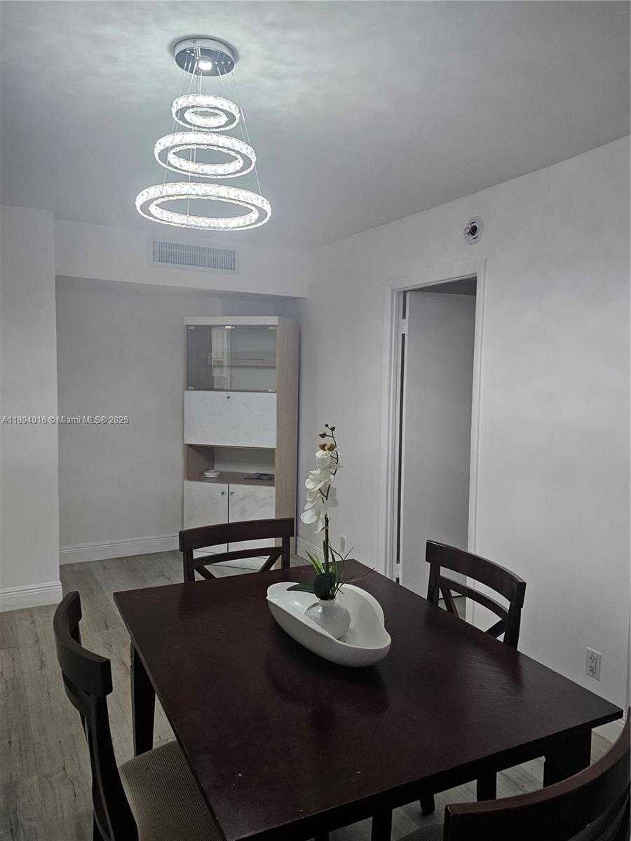 Small Image of 20400 WEST COUNTRY CLUB DR #301, Aventura Number 4