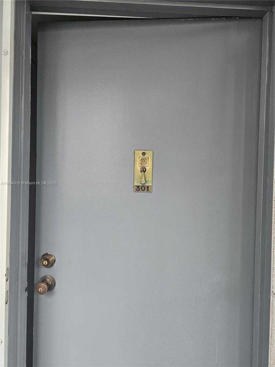 Small Image of 20400 WEST COUNTRY CLUB DR #301, Aventura Number 6