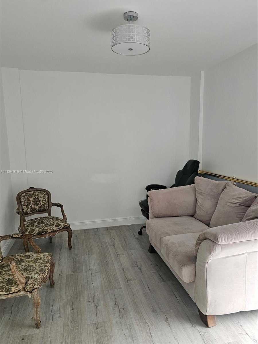 Small Image of 20400 WEST COUNTRY CLUB DR #301, Aventura Number 7