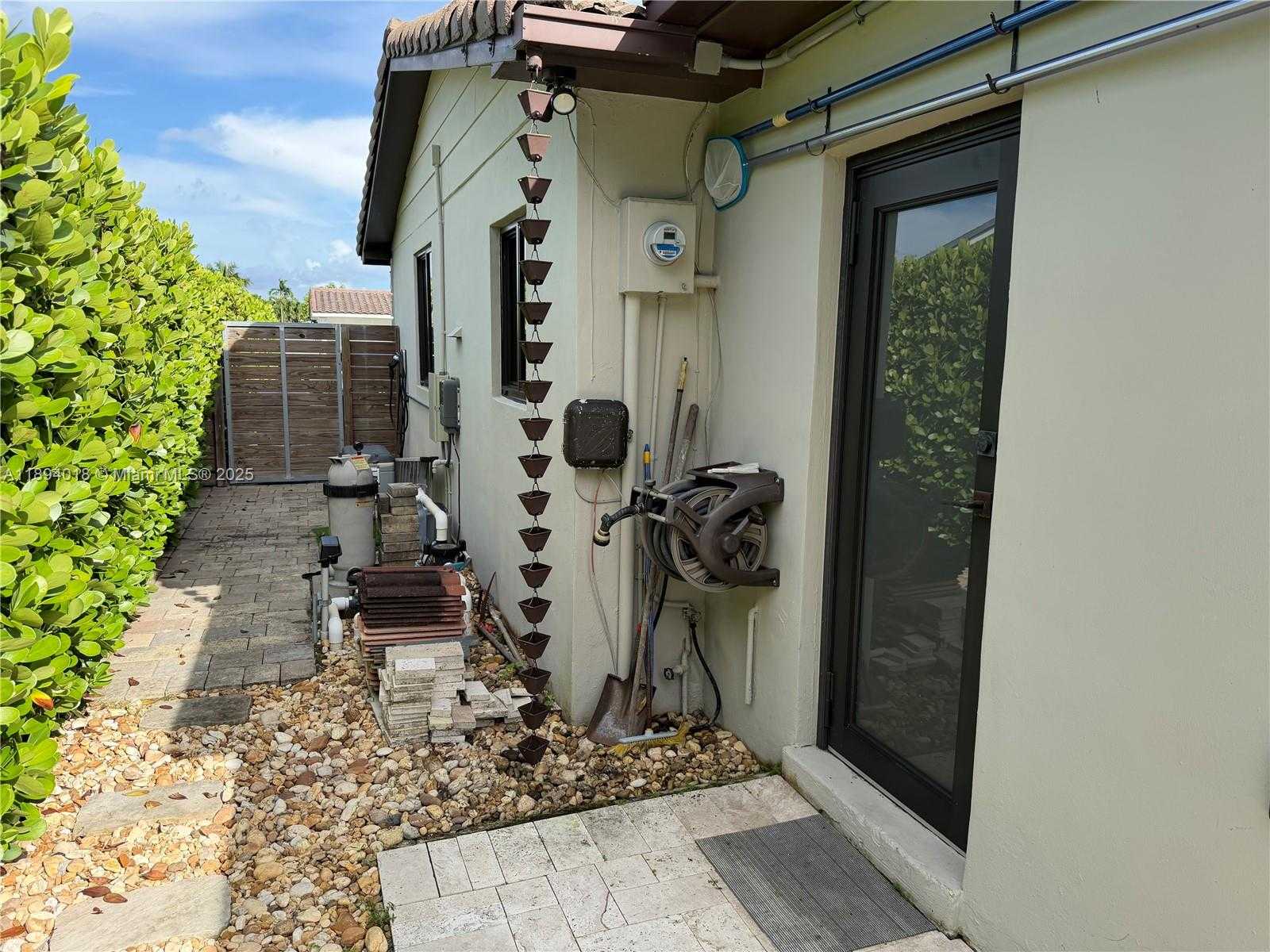 Small Image of 5222 SOUTH WEST 128TH PL, Miami Number 27