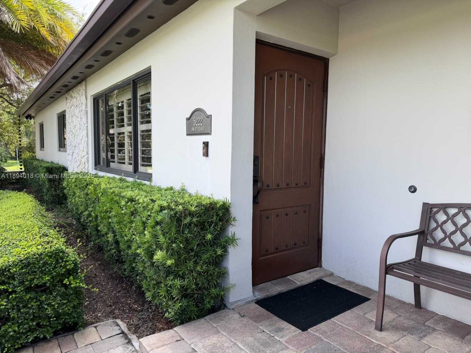 Small Image of 5222 SOUTH WEST 128TH PL, Miami Number 4