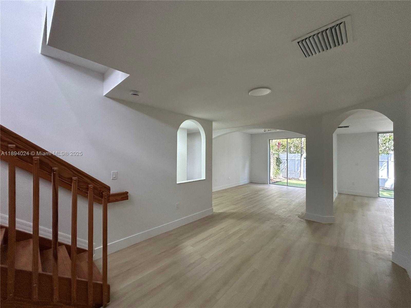 Small Image of 8725 SOUTH WEST 158TH PL, Miami Number 11