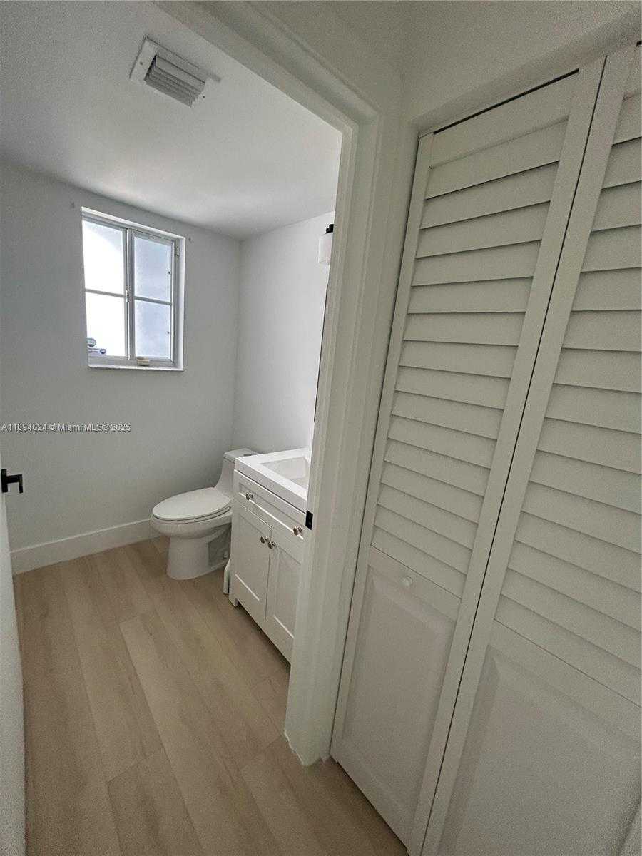 Small Image of 8725 SOUTH WEST 158TH PL, Miami Number 12
